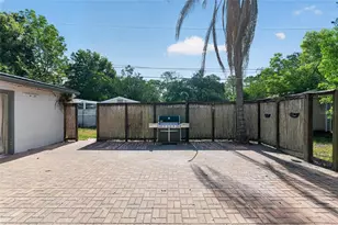 1805 NE 6th Ter, Gainesville, FL 32609 - Photo 17