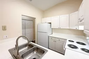 4003 SW 27th St, Gainesville, FL 32608 - Photo 9