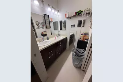 727 NW 4th Avenue, Gainesville, FL 32601 - Photo 3