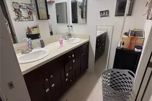 727 NW 4th Ave, Gainesville, FL 32601 - Photo 3