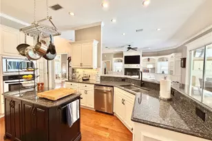 8613 SW 39th Ln, Gainesville, FL 32608 - Photo 3