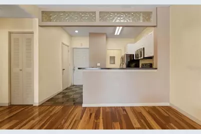 4107 Chatham Oak Court #326, Tampa, FL 33624 - Photo 5