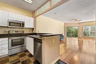4107 Chatham Oak Ct, Tampa, FL 33624 - Photo 3