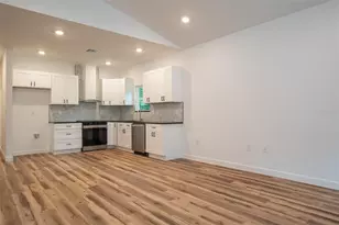 2402 NE 70 St, Gainesville, FL 32609 - Photo 3