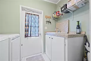 9889 NW 9th Ct, Branford, FL 32008 - Photo 9