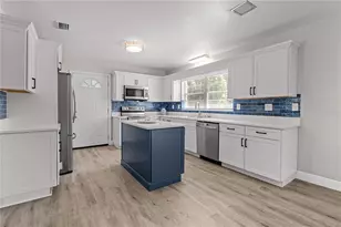 121 NW 29th St, Gainesville, FL 32607 - Photo 13