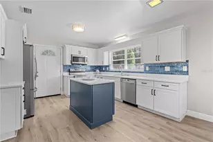 121 NW 29th St, Gainesville, FL 32607 - Photo 9