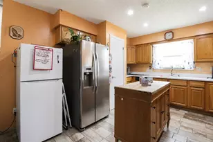 742 Bahia Cir, Ocala, FL 34472 - Photo 11