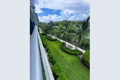 16385 Biscayne Boulevard #305, North Miami Beach, FL 33160 - Photo 5