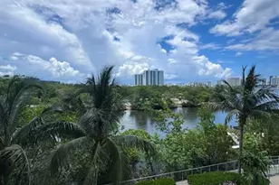 16385 Biscayne Blvd, North Miami Beach, FL 33160 - Photo 7