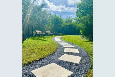 16385 Biscayne Boulevard #305, North Miami Beach, FL 33160 - Photo 3