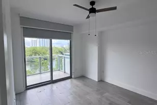 16385 Biscayne Blvd, North Miami Beach, FL 33160 - Photo 15