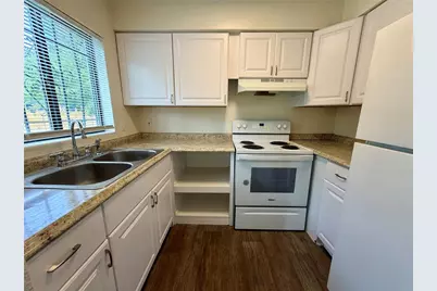 724 SW 68th Terrace, Gainesville, FL 32607 - Photo 13