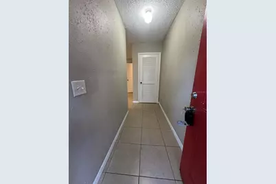 2431 NW 4th Terrace #2431, Gainesville, FL 32609 - Photo 3