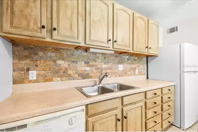 1015 SW 9th Street #D1, Gainesville, FL 32601 - Photo 11