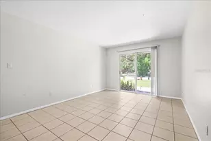 1015 SW 9th St, Gainesville, FL 32601 - Photo 5