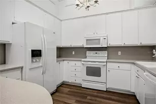 5040 SW 9th Ln, Gainesville, FL 32607 - Photo 3