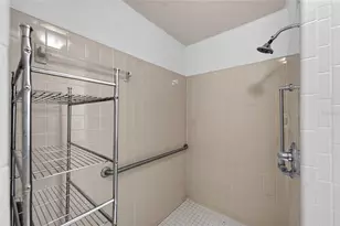 4820 NE 4th Pl, Gainesville, FL 32641 - Photo 17