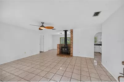 4820 NE 4th Place, Gainesville, FL 32641 - Photo 11
