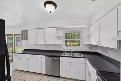 4820 NE 4th Place, Gainesville, FL 32641 - Photo 7