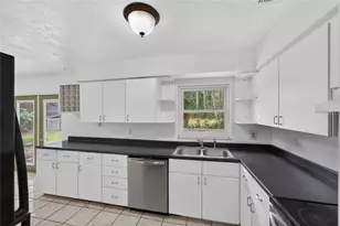 4820 NE 4th Pl, Gainesville, FL 32641 - Photo 7