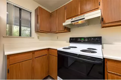 83 SE 16th Avenue #E303, Gainesville, FL 32601 - Photo 5