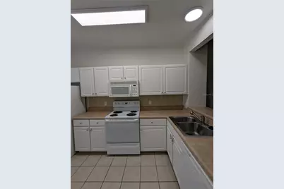 4833 NW 46th Place #106, Gainesville, FL 32606 - Photo 5