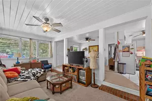 2102 NE 8th St, Gainesville, FL 32609 - Photo 7