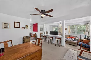 2102 NE 8th St, Gainesville, FL 32609 - Photo 5