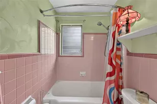 2102 NE 8th St, Gainesville, FL 32609 - Photo 21