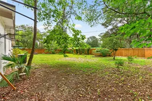 2125 NE 6th Ter, Gainesville, FL 32609 - Photo 25