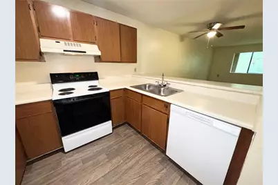 83 SE 16th Avenue #E303, Gainesville, FL 32601 - Photo 5