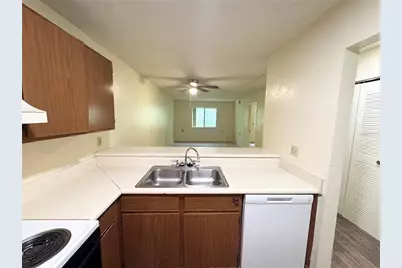83 SE 16th Avenue #E303, Gainesville, FL 32601 - Photo 7