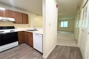 83 SE 16th Ave, Gainesville, FL 32601 - Photo 3