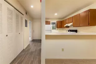 83 SE 16th Ave, Gainesville, FL 32601 - Photo 3