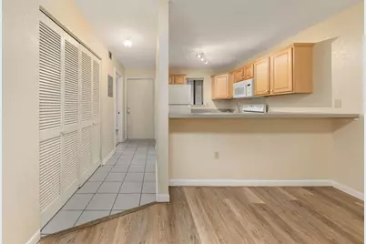 77 SE 16th Avenue #B201, Gainesville, FL 32601 - Photo 3