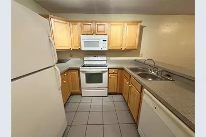 77 SE 16th Avenue #B201, Gainesville, FL 32601 - Photo 3