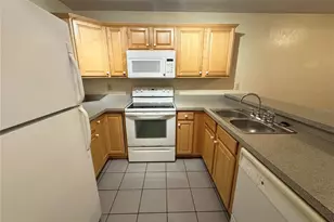 77 SE 16th Ave, Gainesville, FL 32601 - Photo 3