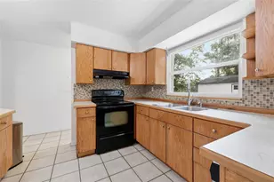 1503 NW 17th St, Gainesville, FL 32605 - Photo 11