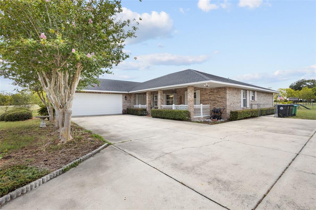 8140 Meadowlark Ct - 8140 Meadowlark Ct, Melrose, FL 32666 Luxury Property | Jose Angel Pina