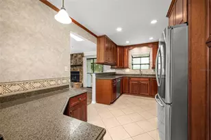 7713 SW 9th Pl, Gainesville, FL 32607 - Photo 9