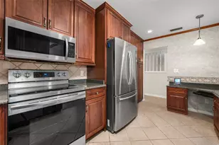 7713 SW 9th Pl, Gainesville, FL 32607 - Photo 11