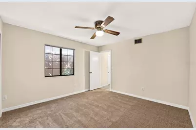 924 SW 57th Drive, Gainesville, FL 32607 - Photo 17