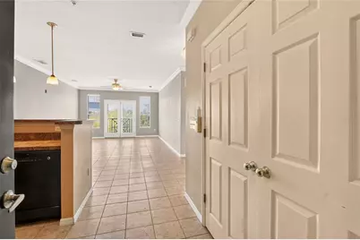 1185 SW 9th Road #409, Gainesville, FL 32601 - Photo 3
