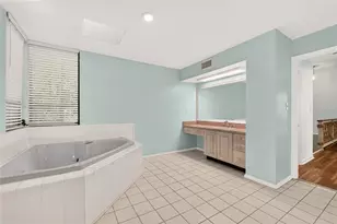 2032 NW 24th St, Gainesville, FL 32605 - Photo 17