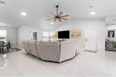 9571 NE Highway 27 Alternate, Bronson, FL 32621 - Photo 9
