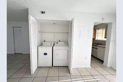 2300 SW 43rd Street #M4, Gainesville, FL 32607 - Photo 5
