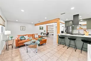 747 SE 2nd Pl, Gainesville, FL 32601 - Photo 3