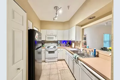 9177 SW 52nd Road #203, Gainesville, FL 32608 - Photo 5