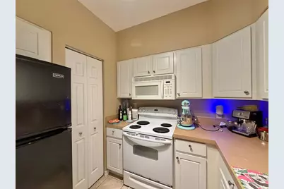 9177 SW 52nd Road #203, Gainesville, FL 32608 - Photo 7